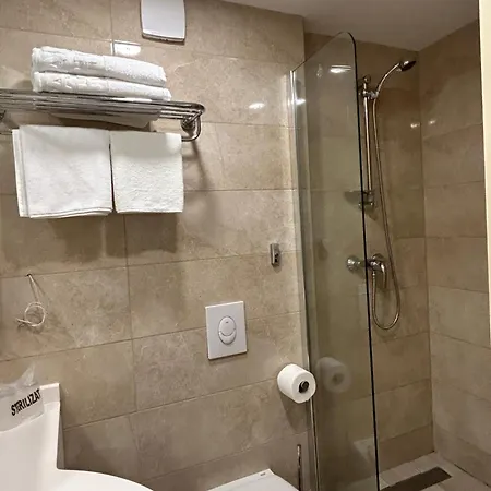 Hotel Agora 3*