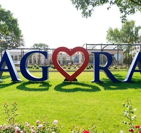 Hotel Agora 3*